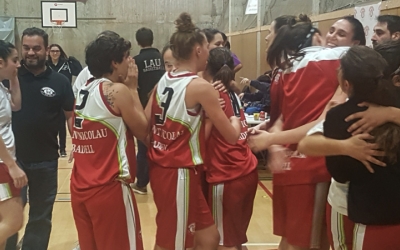 Les jugadores del Sant Nicolau celebren la victòria del passat diumenge